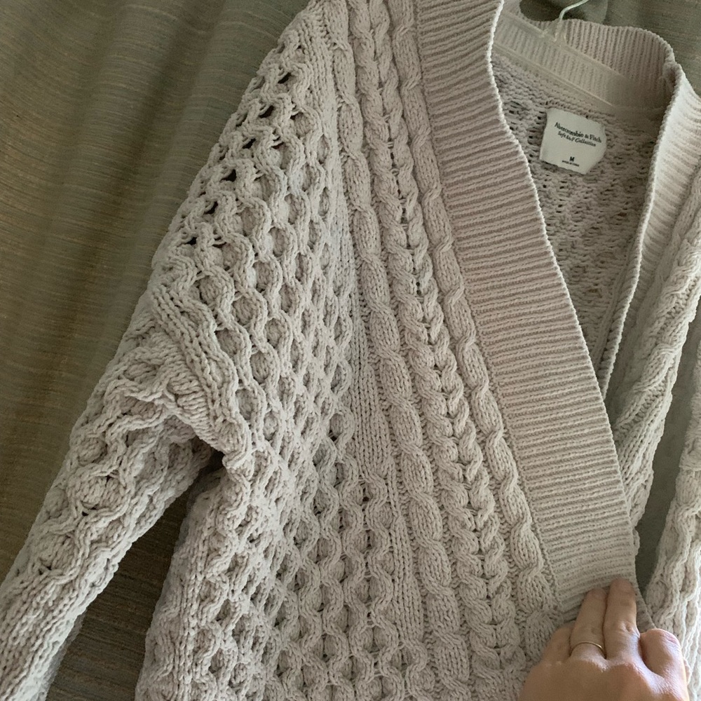 Abercrombie chunky knit cardigan, cream size medium.
